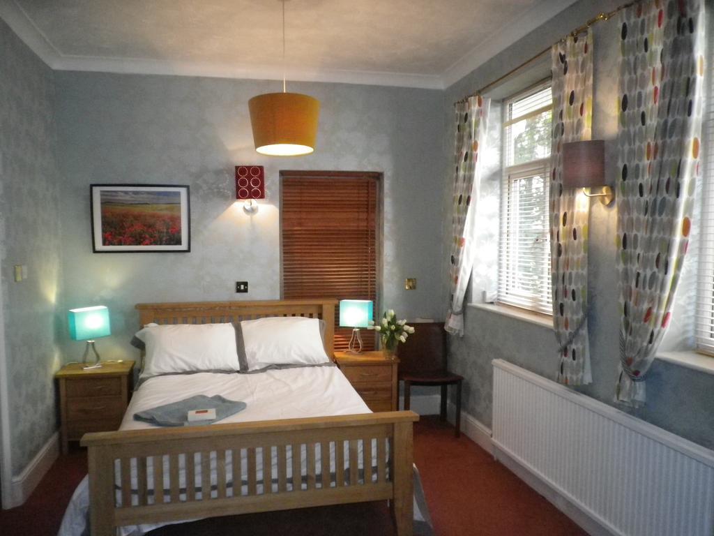 Bridge Hall Apartments เวสตัน-ซูเปอร์-แมร์ ภายนอก รูปภาพ